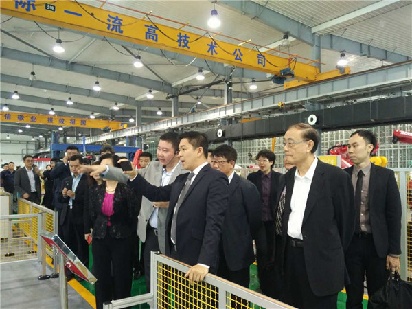 1573701321599370.jpg 新加坡国会议长陈川仁一行莅临kaiyun开云官方网站公司考察.jpg