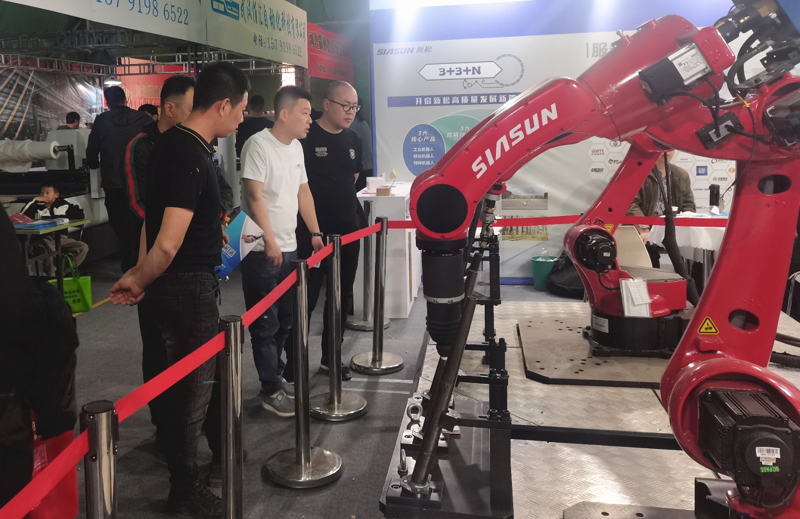 kaiyun开云官方网站工业机器人亮相第27届胜芳家具国际博览会