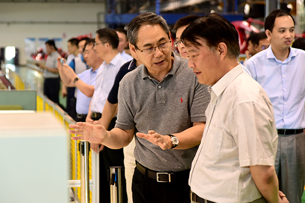 国家发改委东北振兴司司长周建平莅临kaiyun开云官方网站公司参观考察